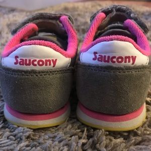 Toddler girl Saucony shoes size 4